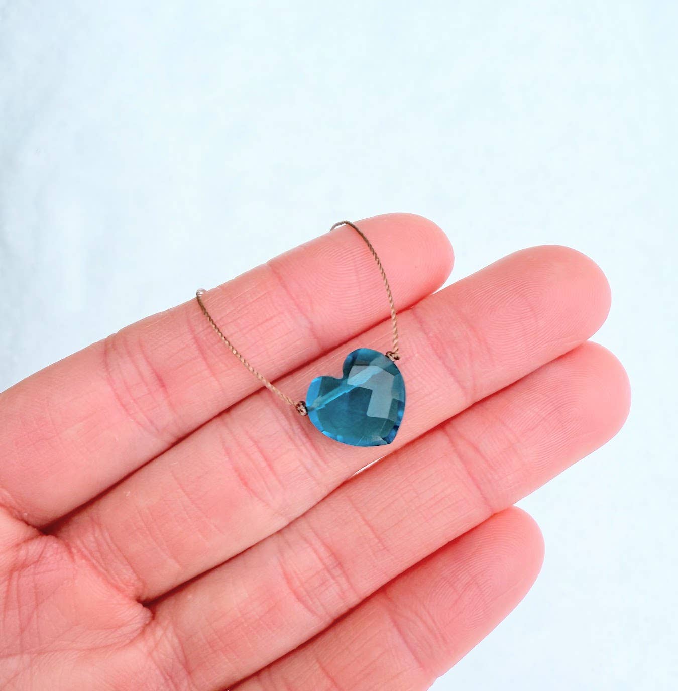 Merelani Designs – Großhandel Kette mit Anhänger/Charm – Apatit-Hydroquarz-Herz-Kordelkette4