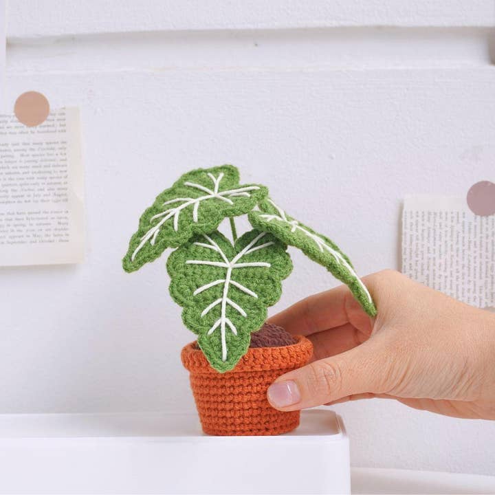 TOMOPOD LLC – wholesale Stuffed/plush toy – Kids & baby – Alocasia Frydek Pot Crochet, Handmade Amigurumi Plant 5