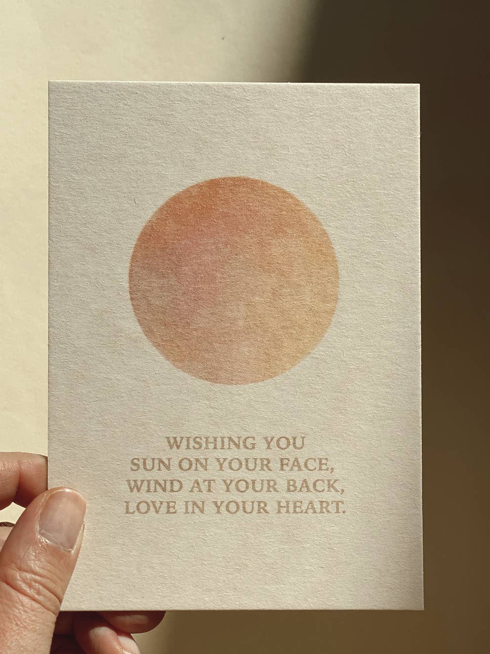 Anna Cosma - Vente Cartes postales - VOUS SOUHAITANT DU SOLEIL SUR VOTRE VISAGE, LE VENT DANS LE DOS... CARTE POSTALE2