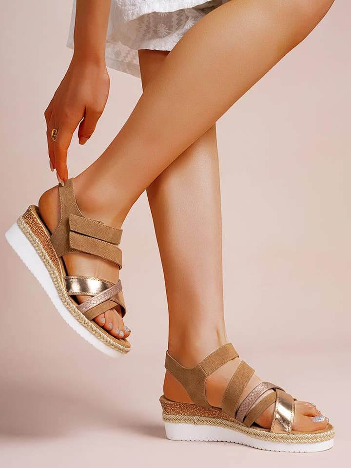 Sandales Kimberley-Camel pour la vente par CFK International