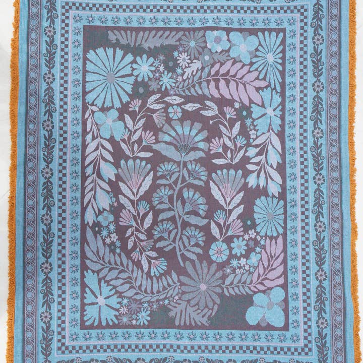 Salty Aura - Wholesale Throw blanket - The Dahlia Rug3