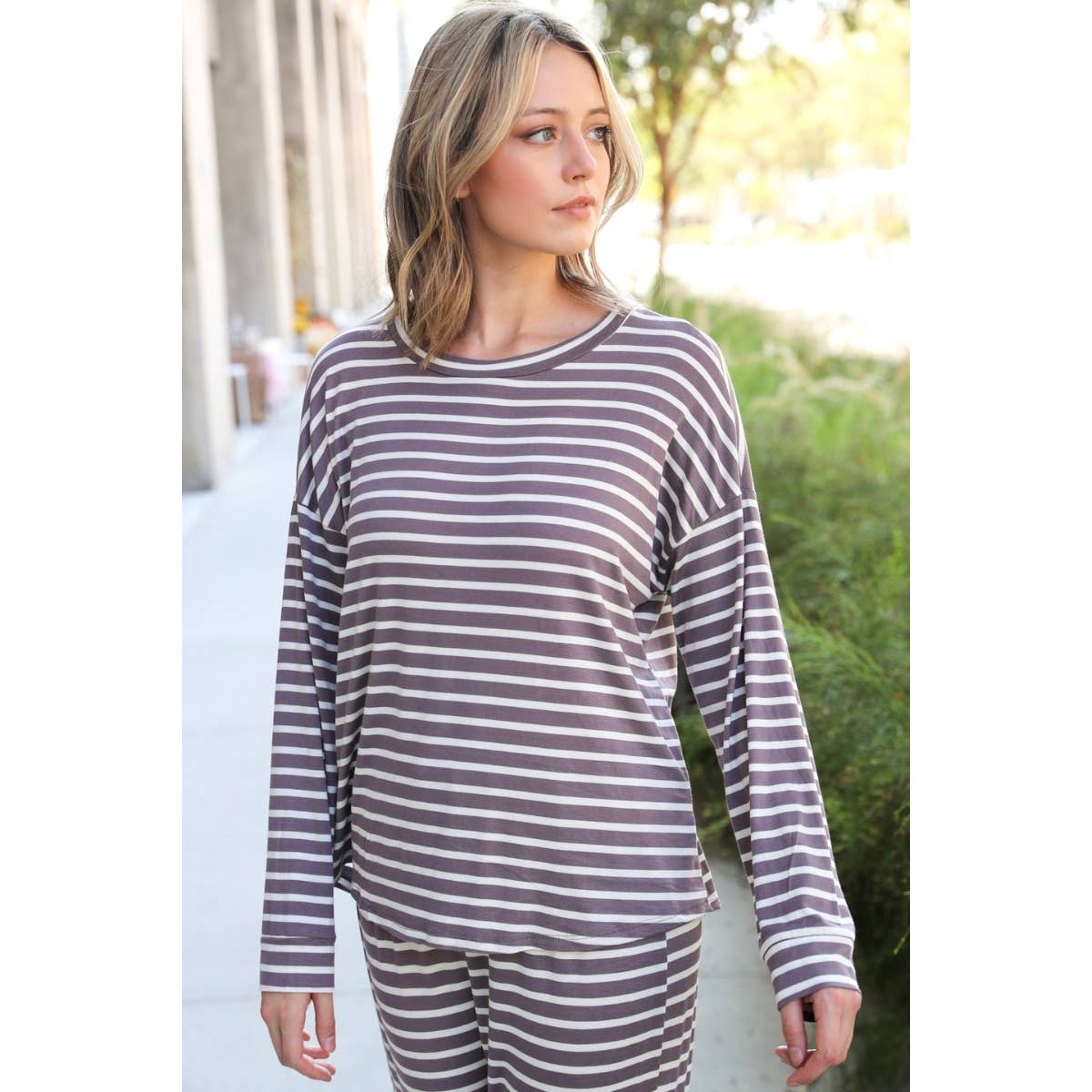 Veveret – wholesale Lounge set – Women's – French Terry Animal Mix Lounge Set - Striped Print4