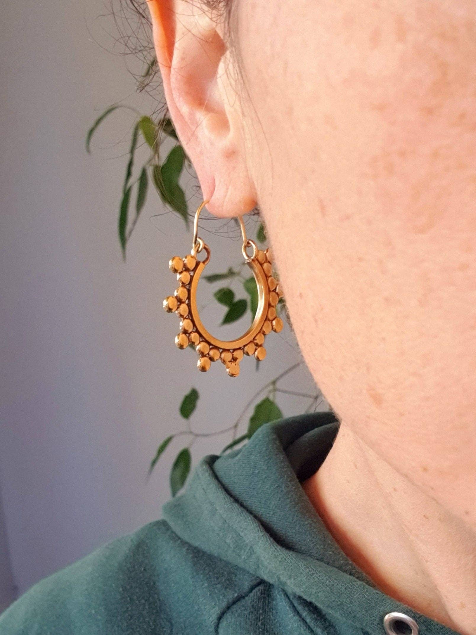 Kaali Boutique – wholesale Hoop earrings – Gypsy Flower Silver Hoop Earrings; Ethnic, Geometric, Rustic, Yoga, Hippie, Gypsy, Pretty, Psy, Boho, Bohemian, Festival6