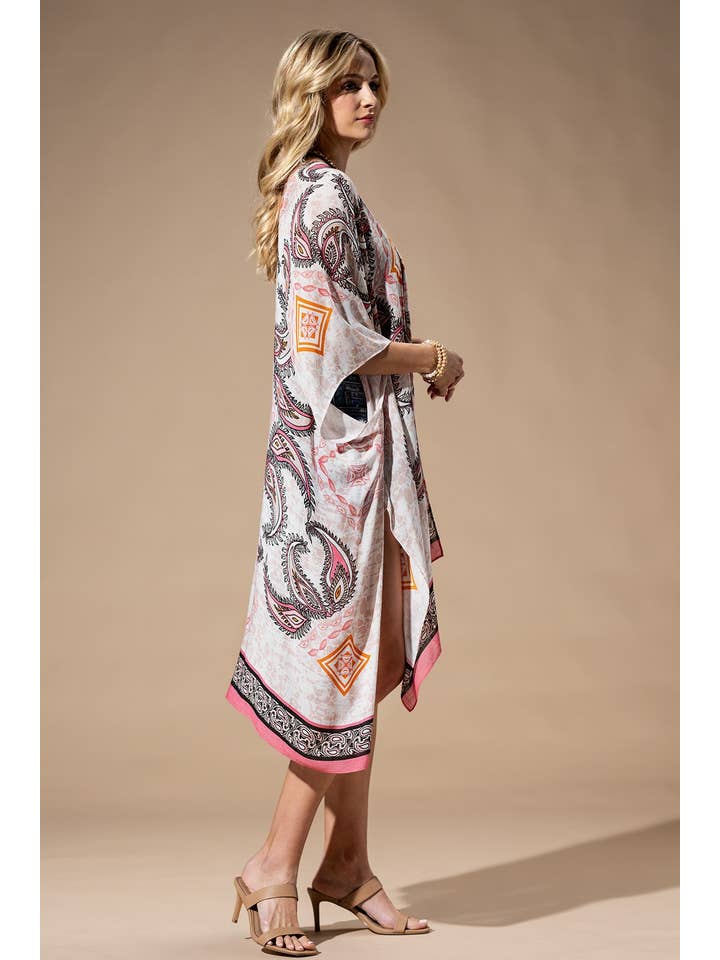 PAISLEY ROSA Kimono rosa com estampa paisley para venda a revendedores na Faire4