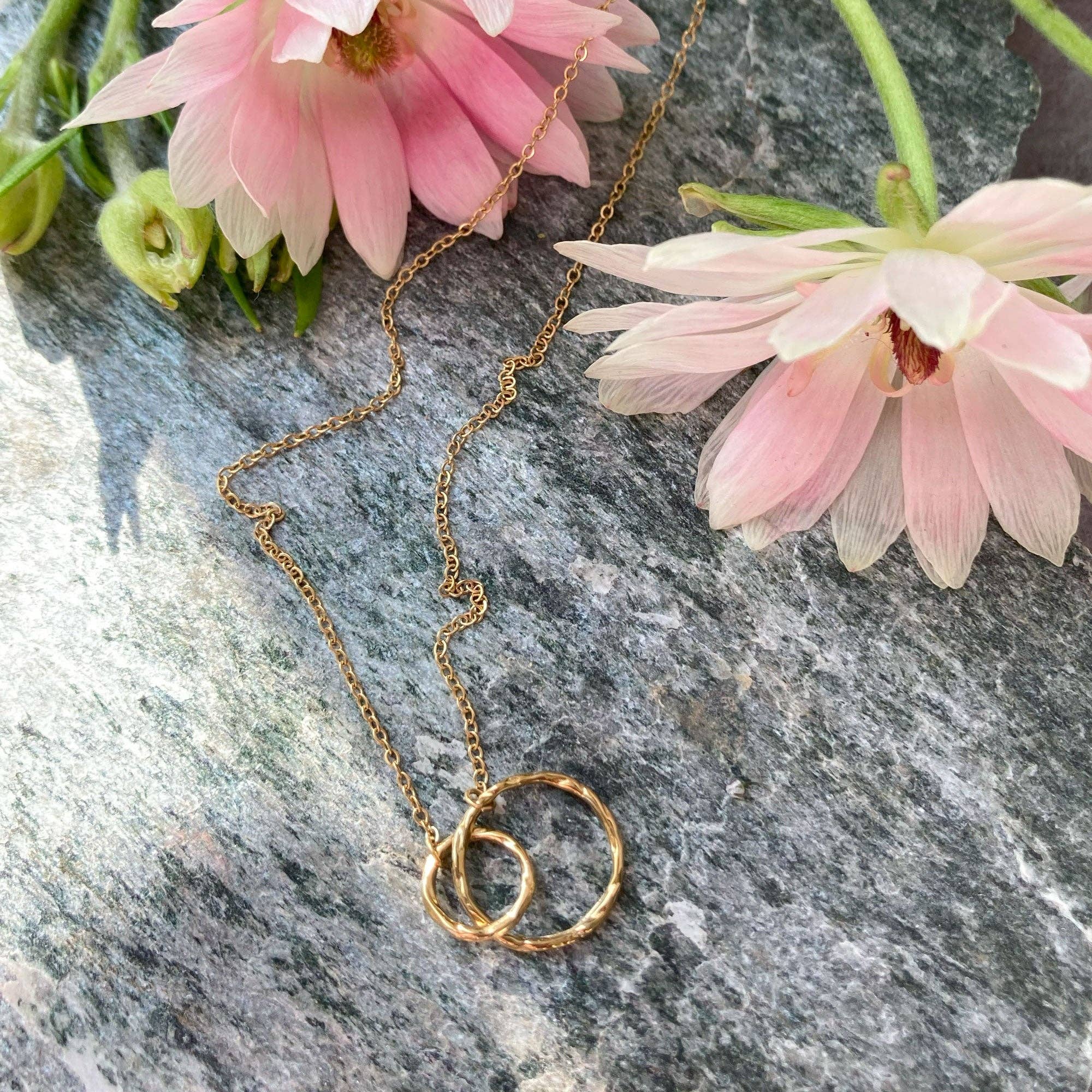 Countdown-Kalender - We celebrate emotions - Wholesale Pendant/Charm Necklace - Mama & Baby Necklace with Circles "Forever Connected" | Gift for Pregnant Women1