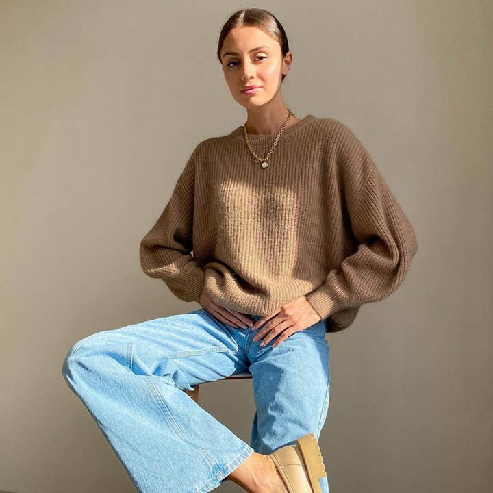 Gebreide Trui met Ballonmouwen in Toffee voor wholesale door Last True Angel