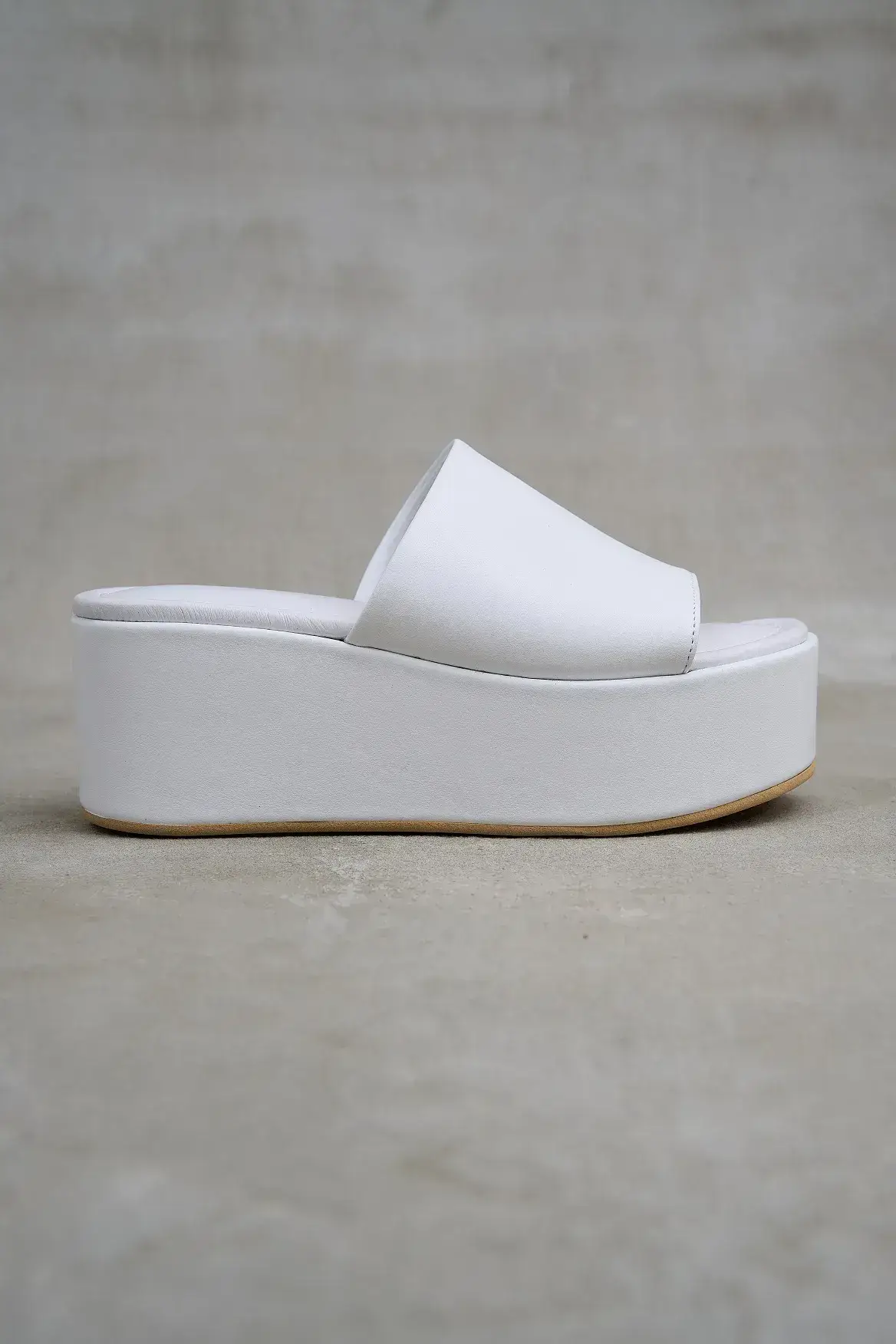 Nenya Fashion Limited – wholesale Sandals – Women's – VIM Leather Platform Sabots5