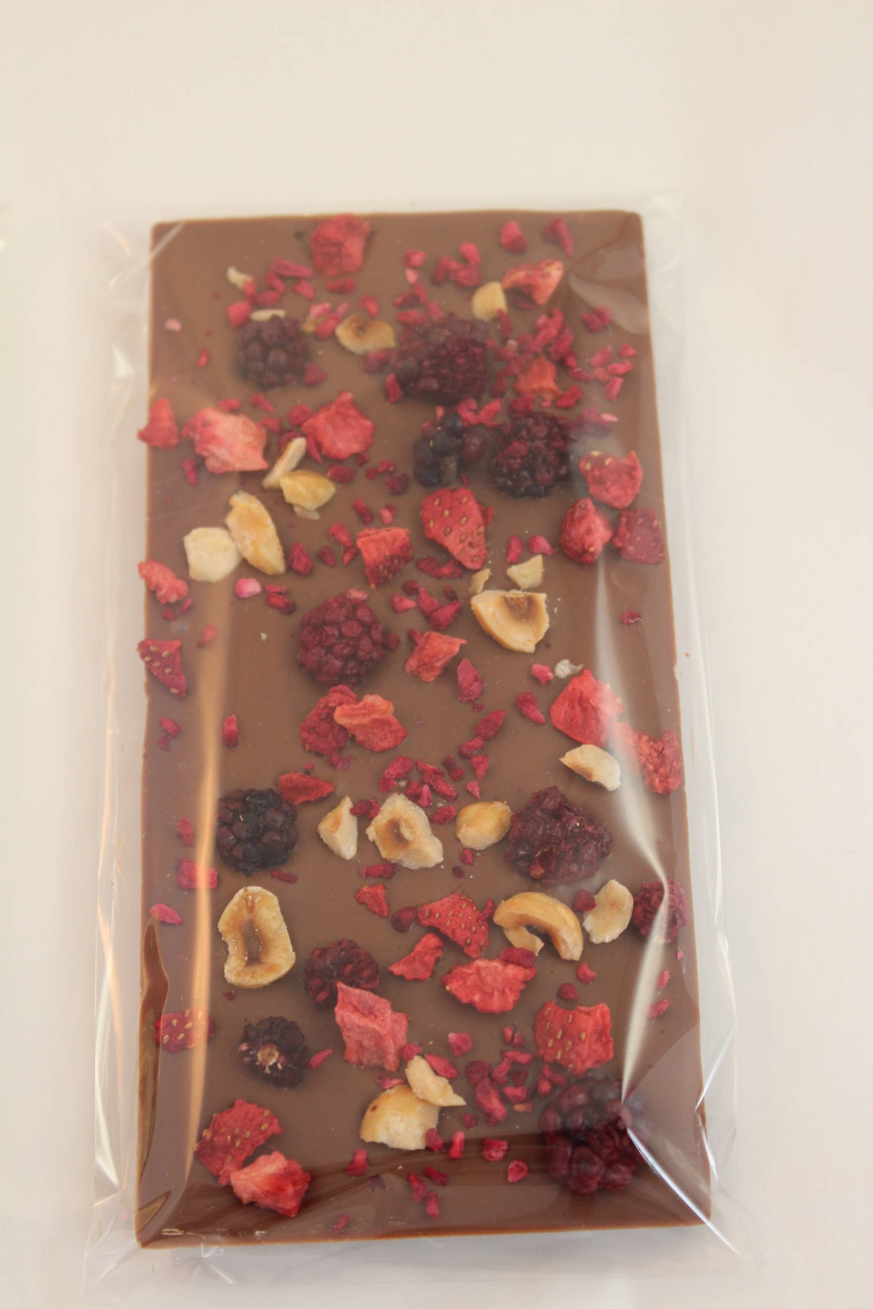 Royale Normande Chocolaterie - Vendita all'ingrosso Barretta di cioccolato - Tavoletta di cioccolato al latte con inclusioni di frutta - 90 g PP2264