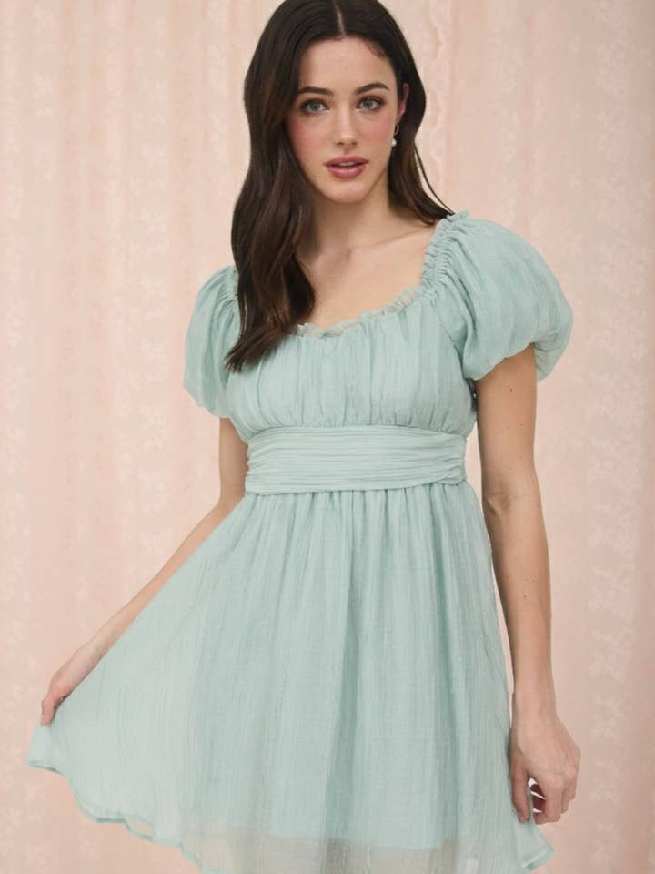 Robe mini à manches ballon avec volants et laçage dans le dos pour la vente par MINE