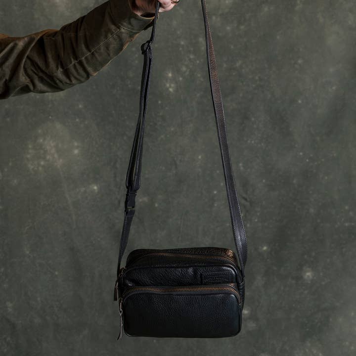 Rangefinder Bag - All Leather Black for wholesale by Bradley Mountain