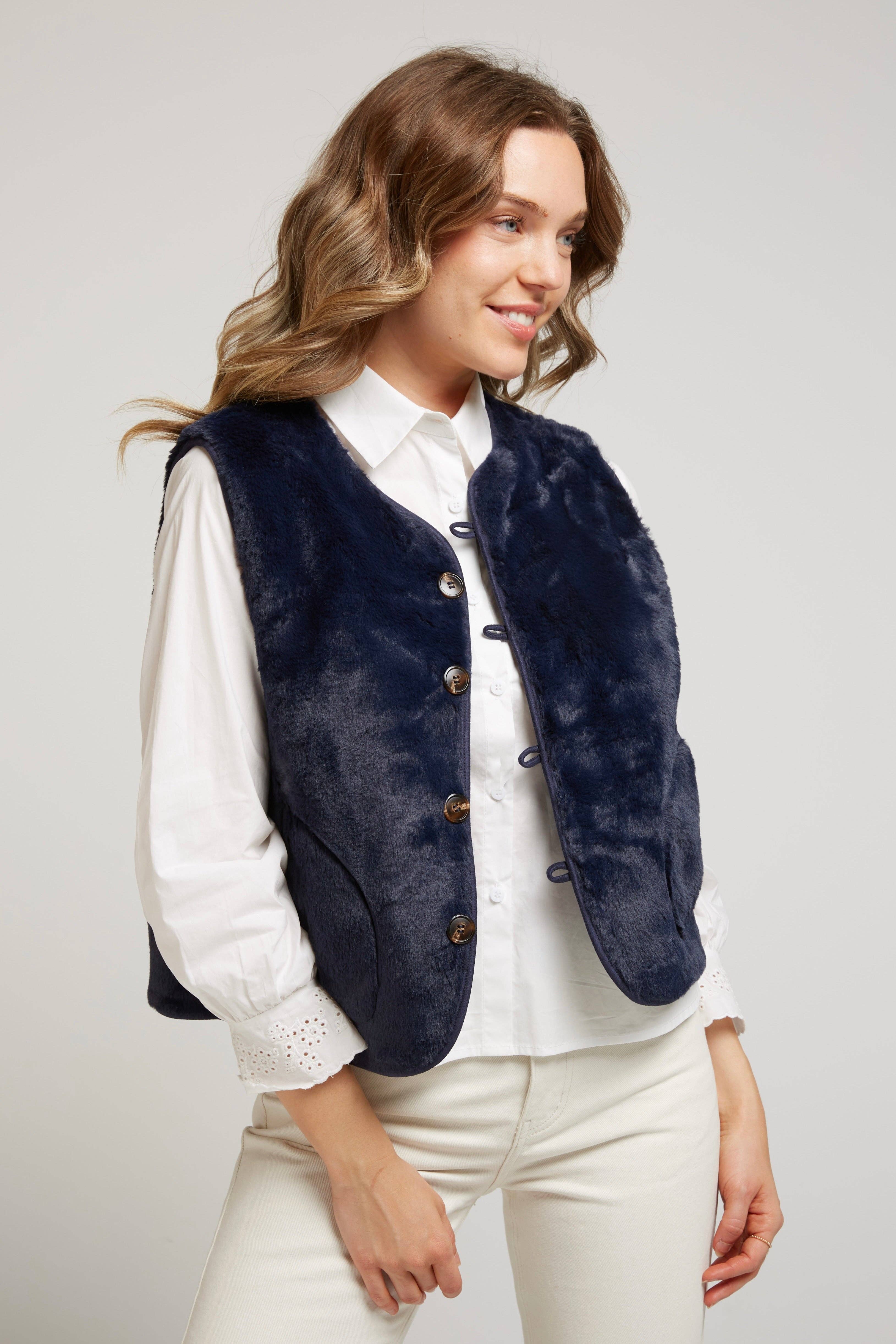 Andy & Lucy – Großhandel Strickjacke – Damen – GERALT - Wendejacke aus weichem Wildlederimitat5