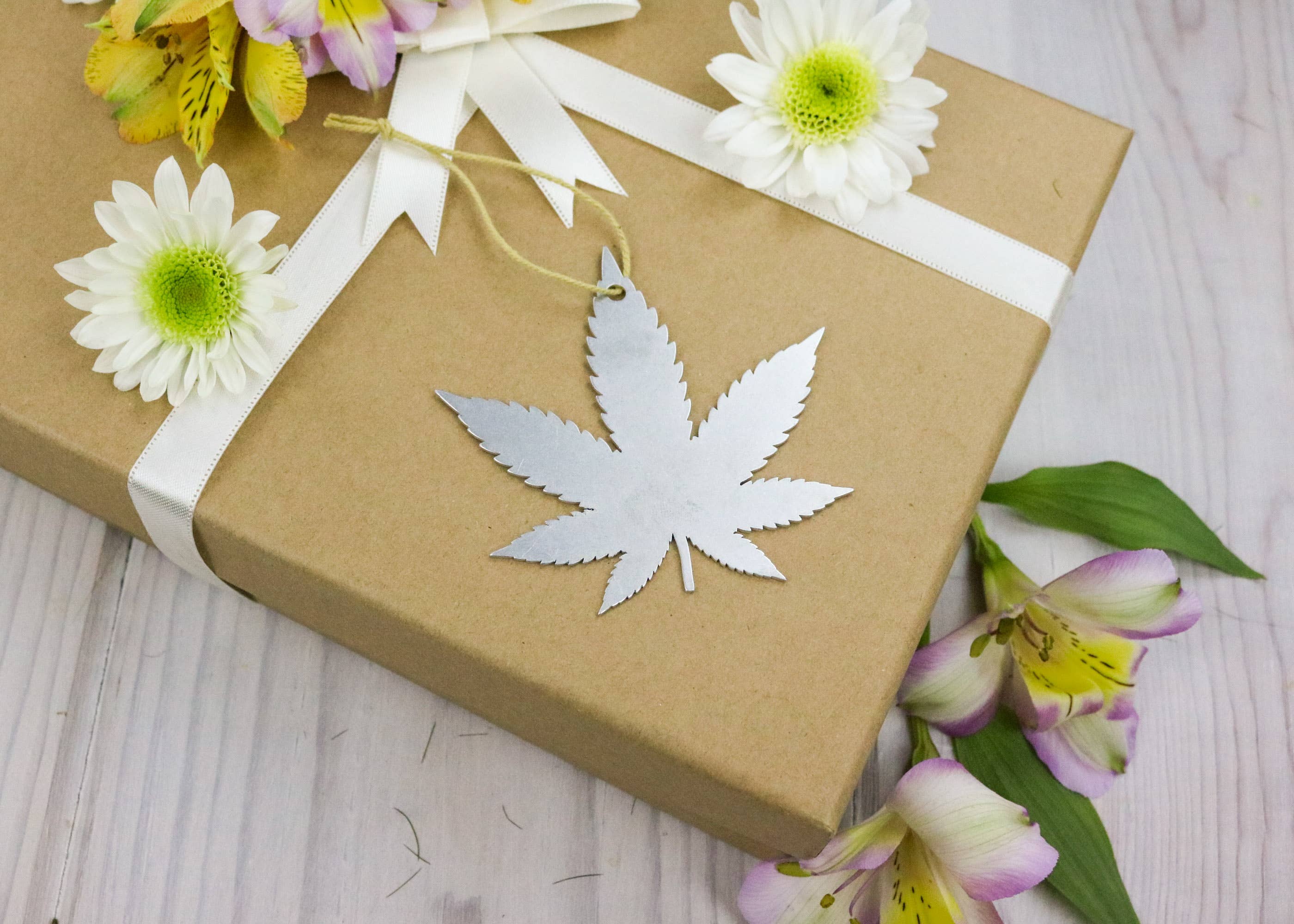 Iron Maid Art - Wholesale Ornament - Weed CBD Cannabis Metal Holiday Gift Christmas Ornaments 4