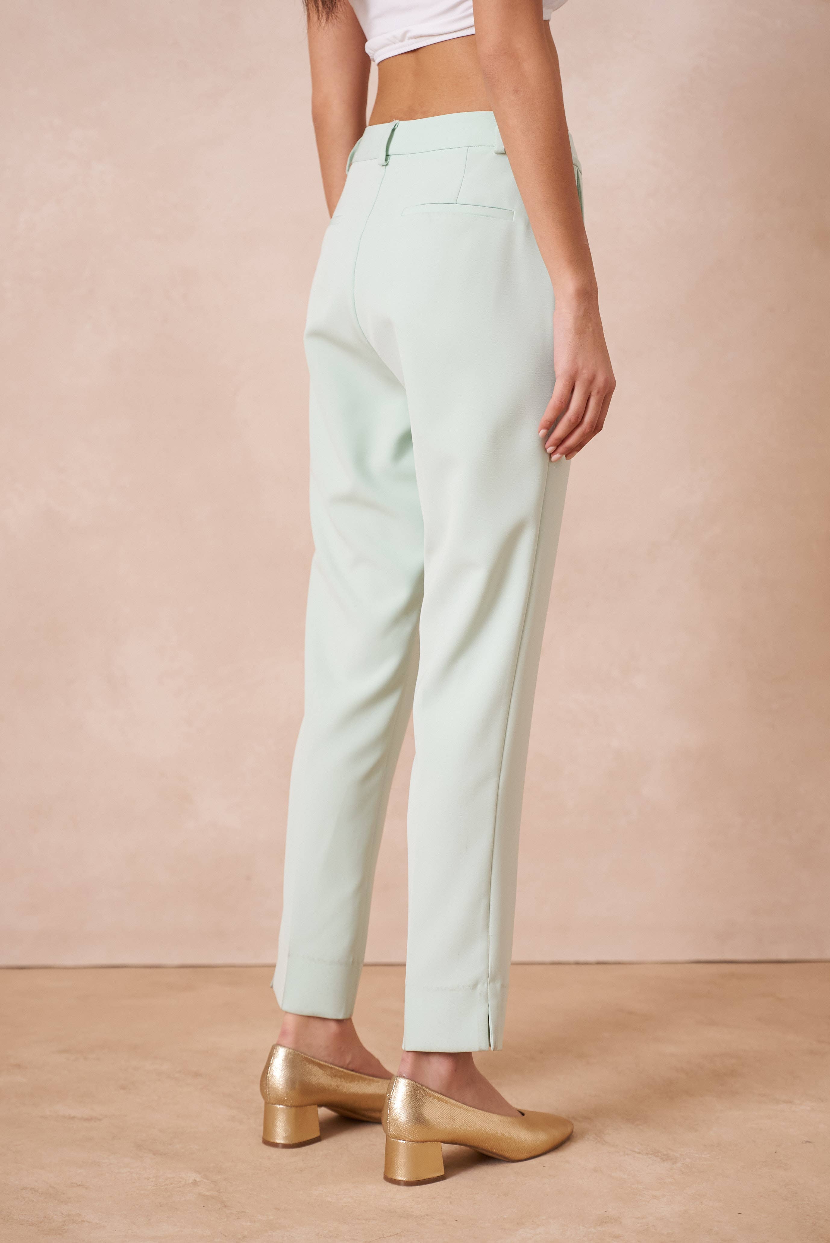 Attentif Paris – wholesale Pants – Women's – [Timeless] High-waisted cigarette pants84