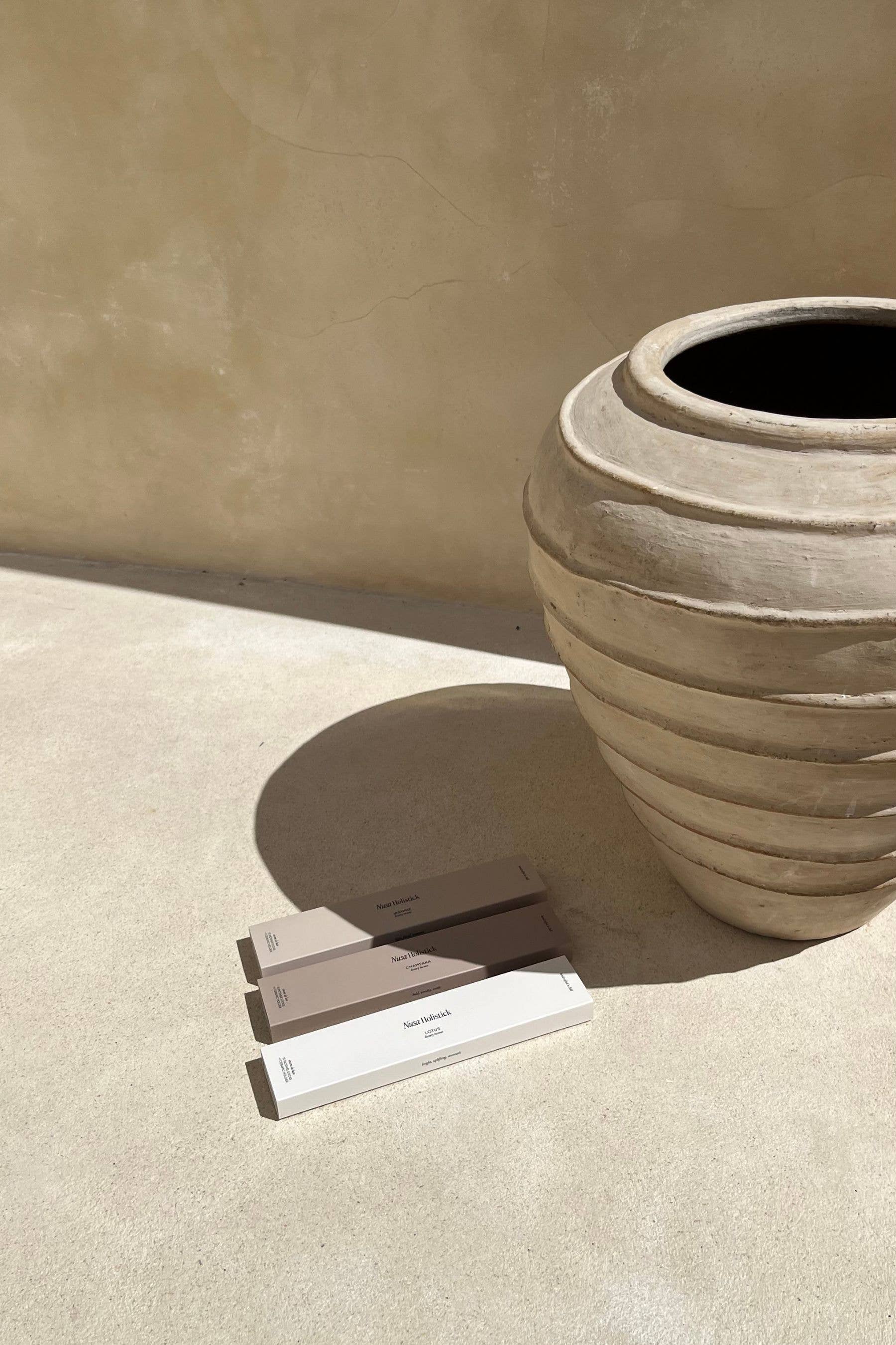 Nusa Holistick – wholesale Rökelse – Rökelse med eterisk lotusolja från Nusa Holistick3