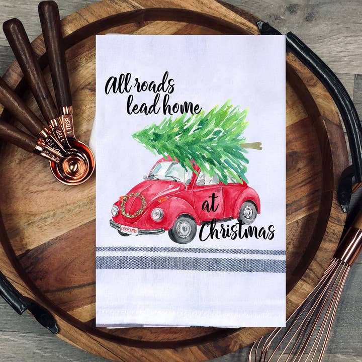 Toalha de cozinha All Roads Lead Home at Christmas Red VW Bug Truck - Toalha de mão festiva Holiday - por atacado de Moss Rose Designs