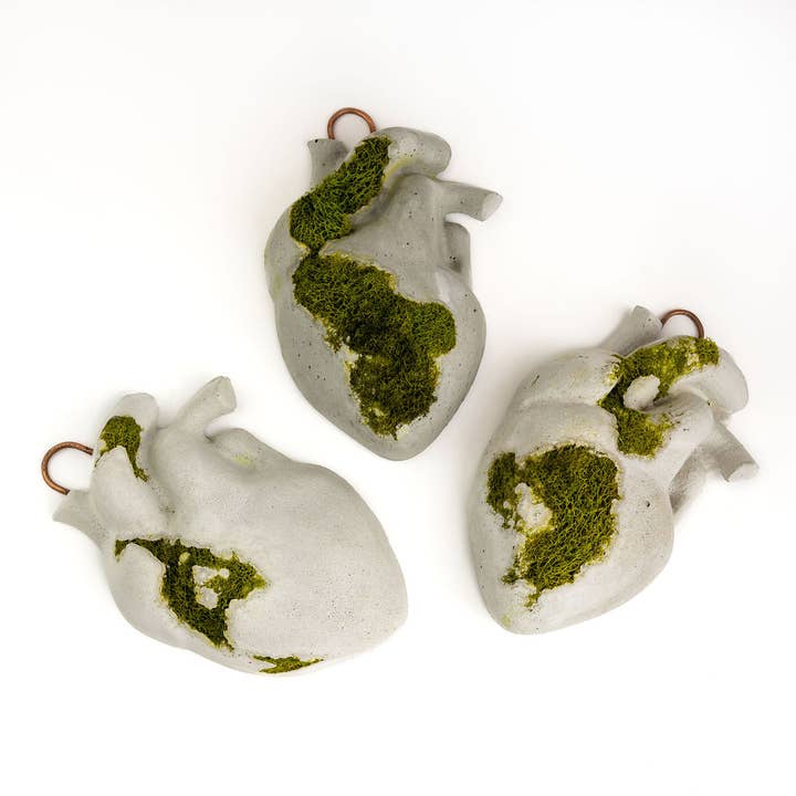 NATURAL BY HAGELSIEB - Wholesale Decorative Tabletop Object - CONCRETE HEART +MOSS2