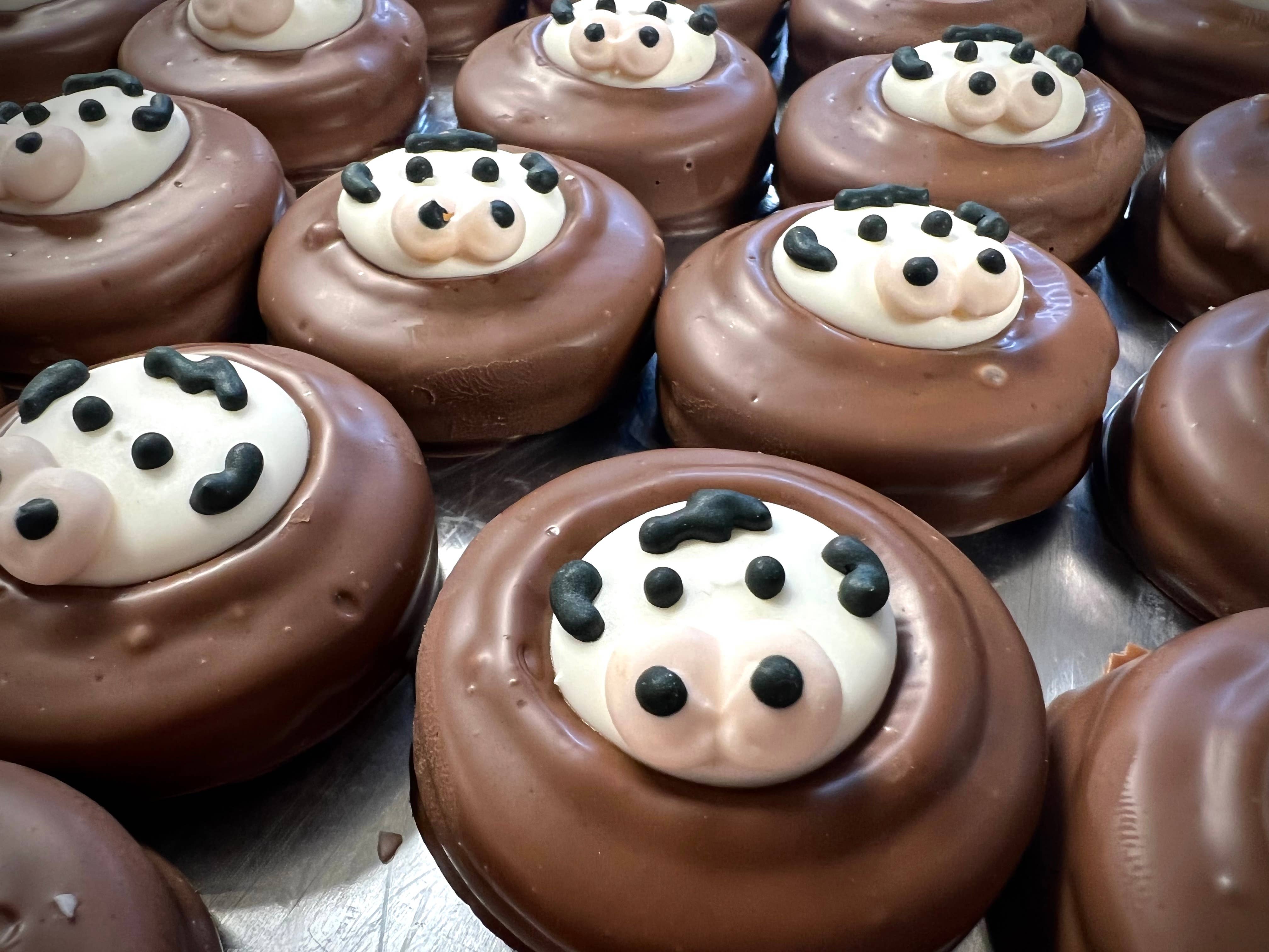 O'Shea's Candies Sweet Shop - Wholesale Chocolate Covered Sweets - O’Oreo “Farm Animal Faces” 🐔  🐮   w/ Milk Chocolate 3PK1