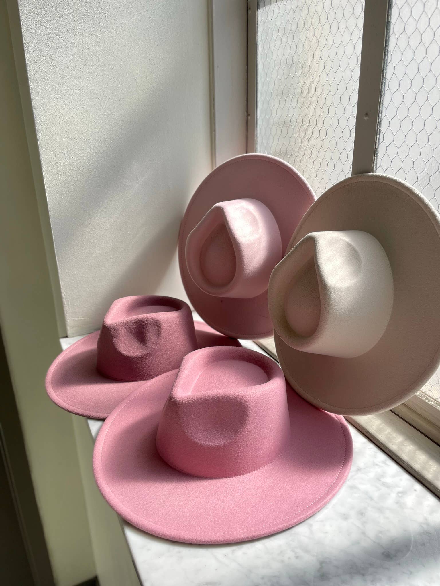 Love and Thyme - Wholesale Fedora - Women's - Vegan Felt wide Brim Rancher Hat13