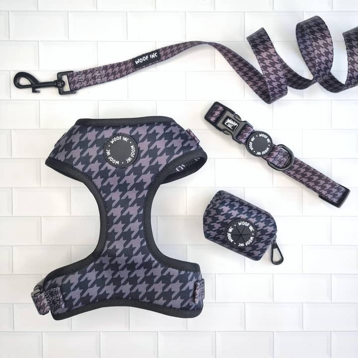 WOOF INC – Großhandel Haustiergeschirr – Hund – Verstellbares Hundegeschirr mit schwarzem Hahnentrittmuster8