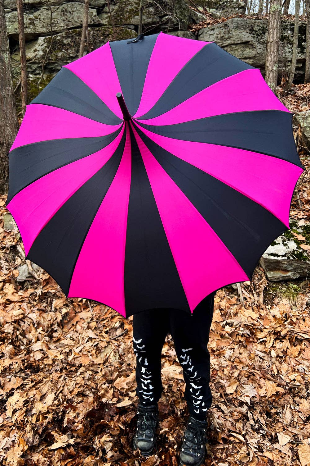 vampirefreaks - Wholesale Umbrella - Women's - Batwing Pagoda Umbrella [BLACK/HOT PINK STRIPED]9