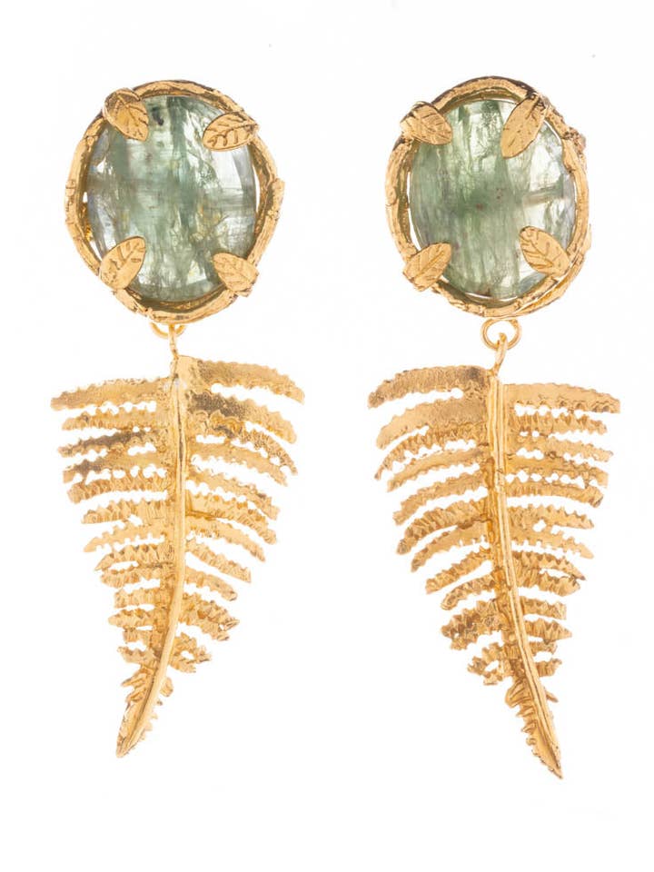 Boucles d'oreilles Botanical Nest avec fougère et pierre précieuse pour la vente par Amanda Coleman Jewelry