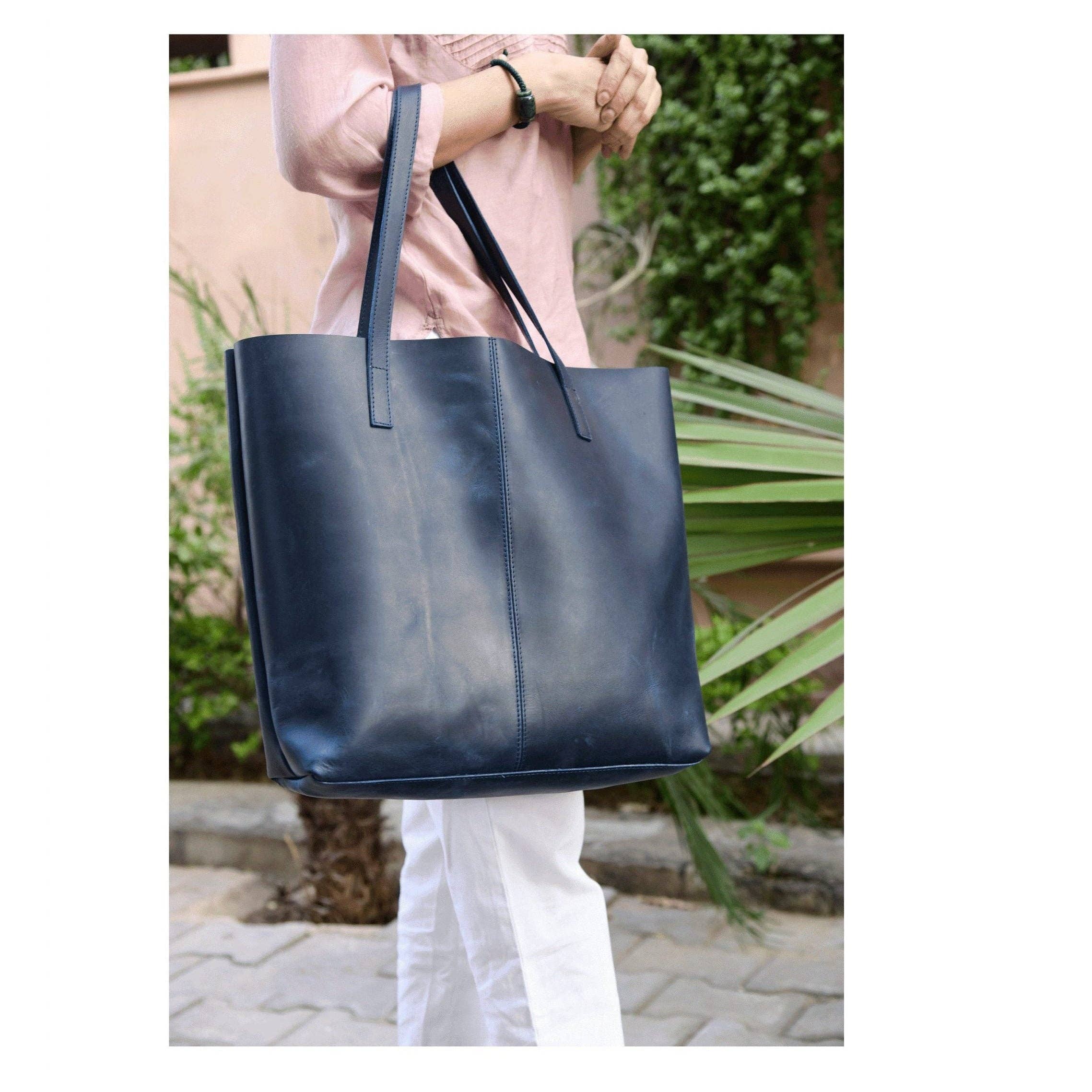 Glamthread - Wholesale Tote bag – Women's - Custom Crafted Classics: Black Leather Tote Bag0