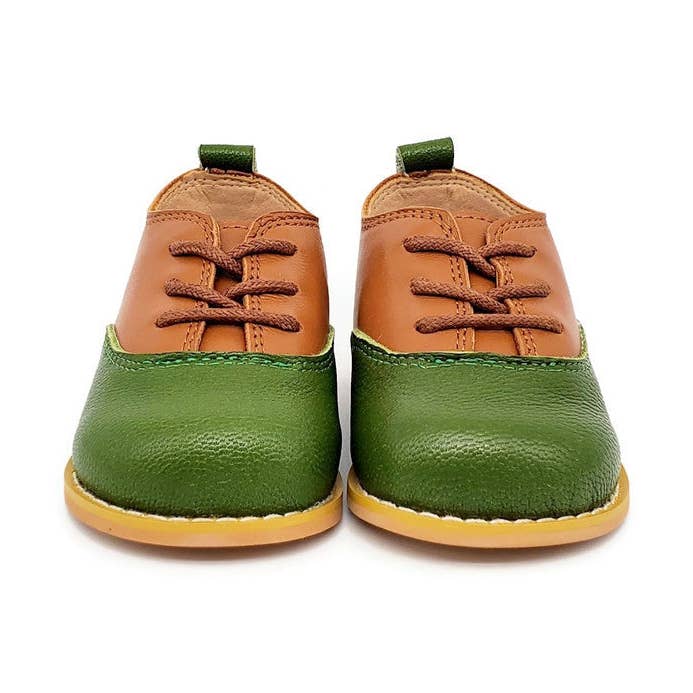 Oxford à tige basse vintage - brandy/pomme verte pour la vente par Tippy Tot Shoes