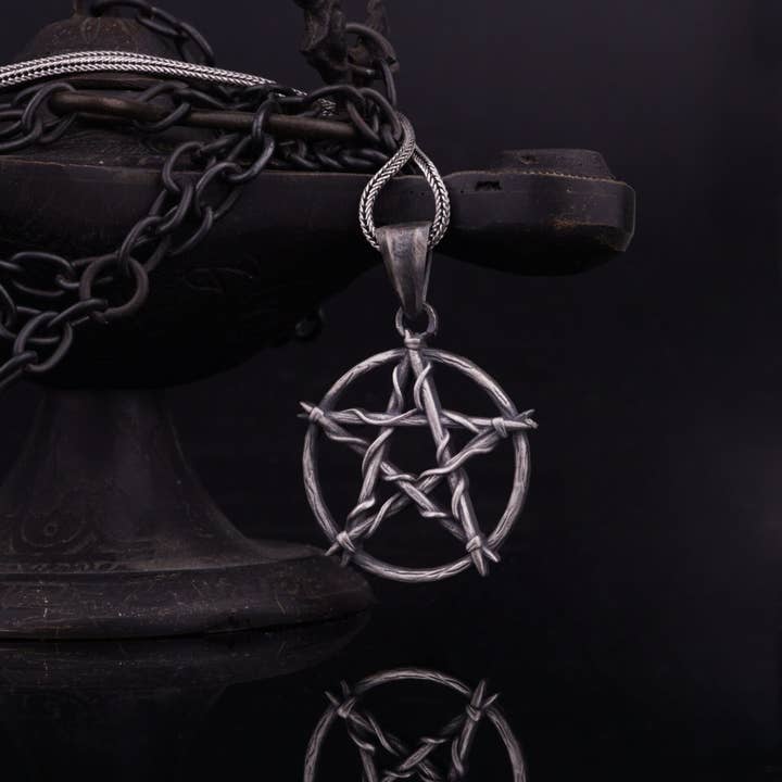 Espada Silver - Wholesale Pendant/Charm Necklace - Silver Pentagram Necklace