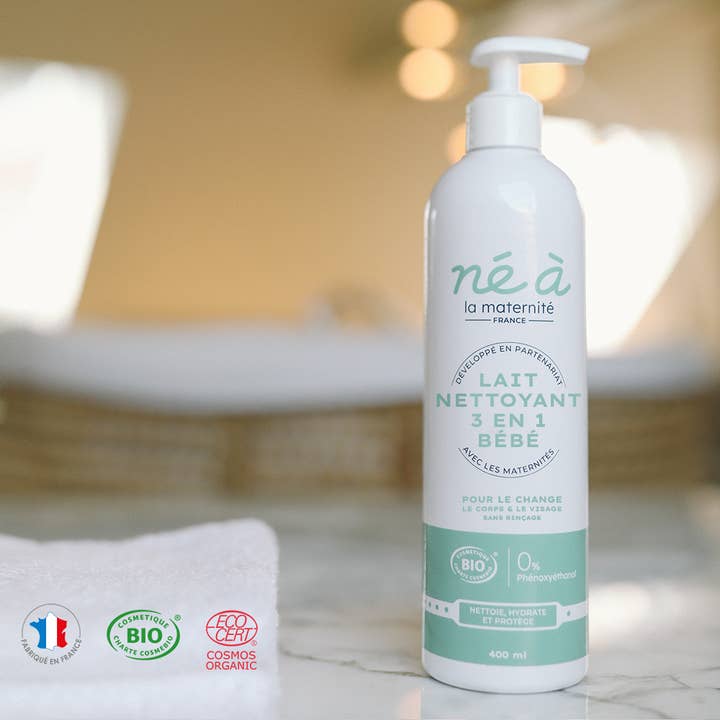 Lait nettoyant 3 en 1 bébé - change, visage et corps pour la vente par Né à la Maternité