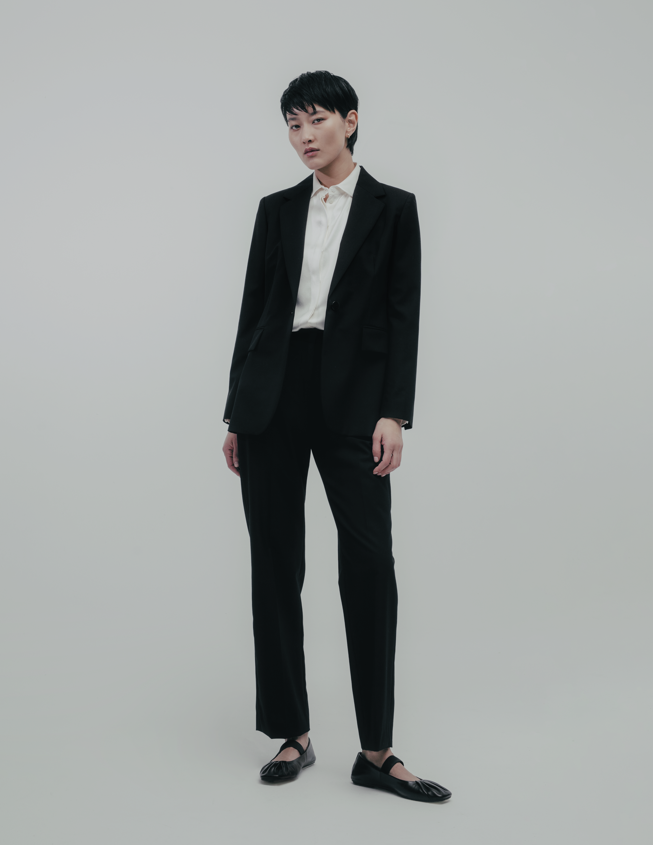 A  LINE - Wholesale Pants - Women's - Creased straight-leg wool trousers7