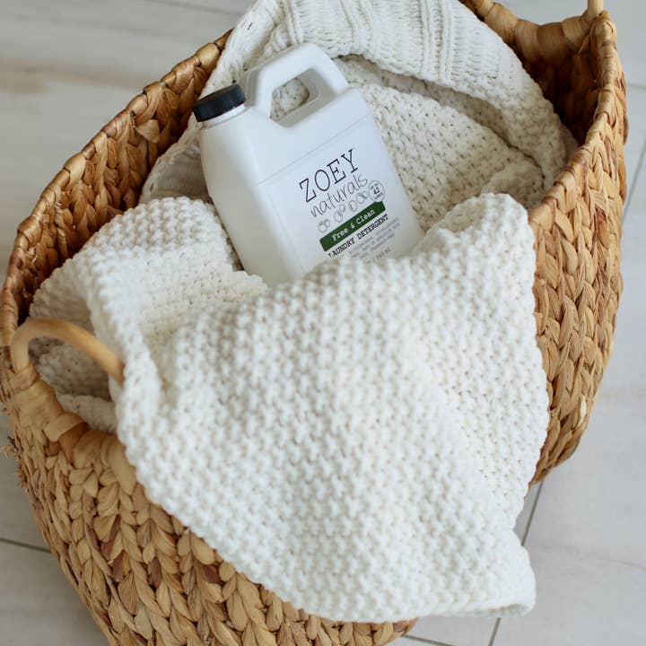 Zoey Naturals - Wholesale Liquid Laundry Detergent - Zoey Naturals Free & Clean Laundry Detergent 1