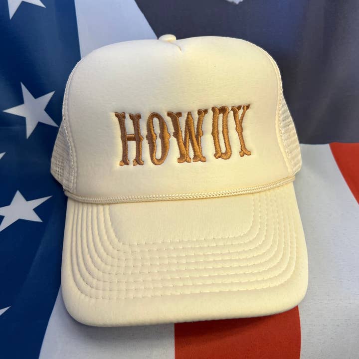 Chapeau de camionneur brodé Howdy Tan pour la vente par Free Spirit