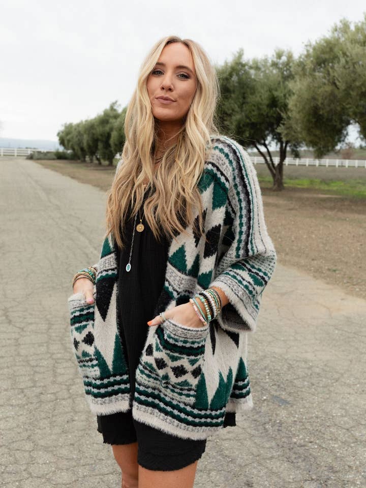 Cardigan surdimensionné Keep It Up - Vert pour la vente par Three Bird Nest