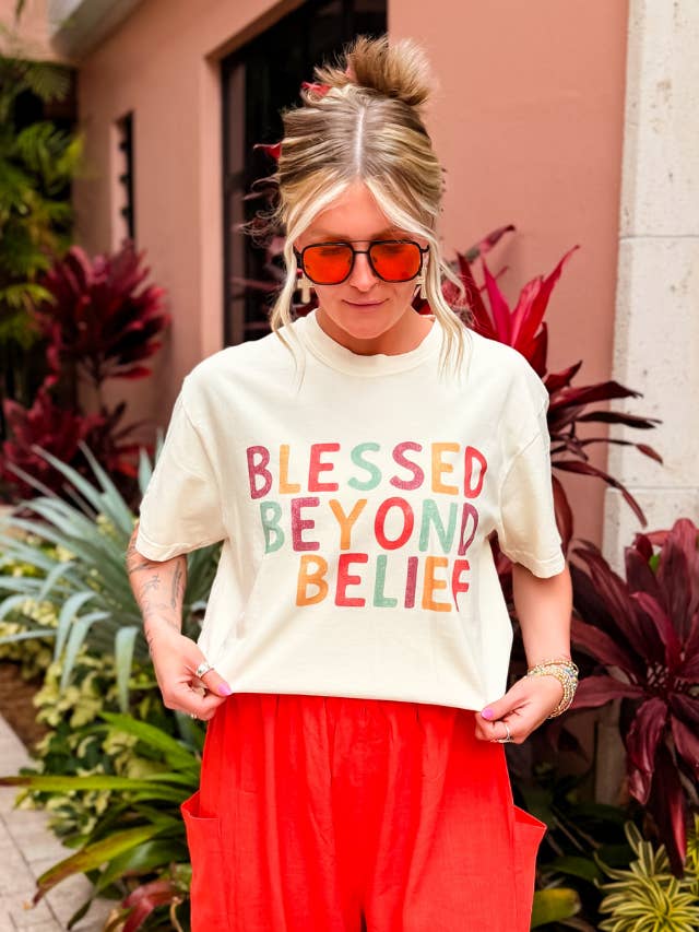 T-shirt Béni au-delà de la croyance pour la vente par Worthy Wear