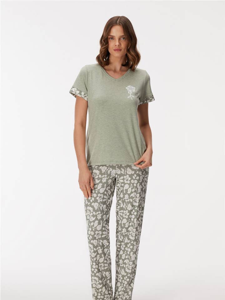 Conjunto de Camiseta y Pantalones para Mujer Cosmos 11394 para venta al por mayor de GOLDENBAY