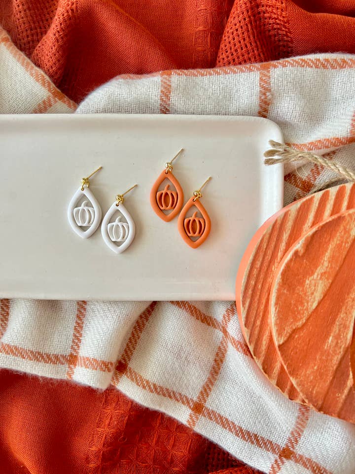 Pendientes de lágrima de calabaza, Pendientes de calabaza, Pendientes de otoño para venta al por mayor de SeizeTheClayJewelry