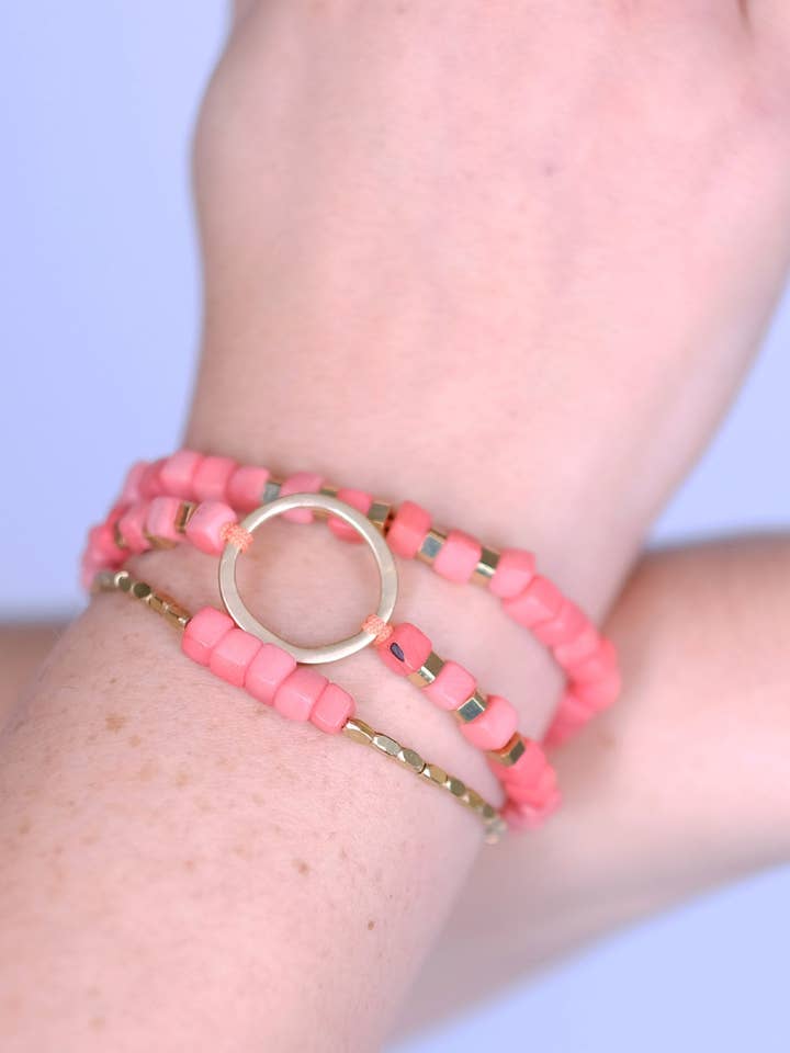Pulseira Tripla Tagua Delicada - Coral por atacado de Pretty Pink Eco-Jewellery