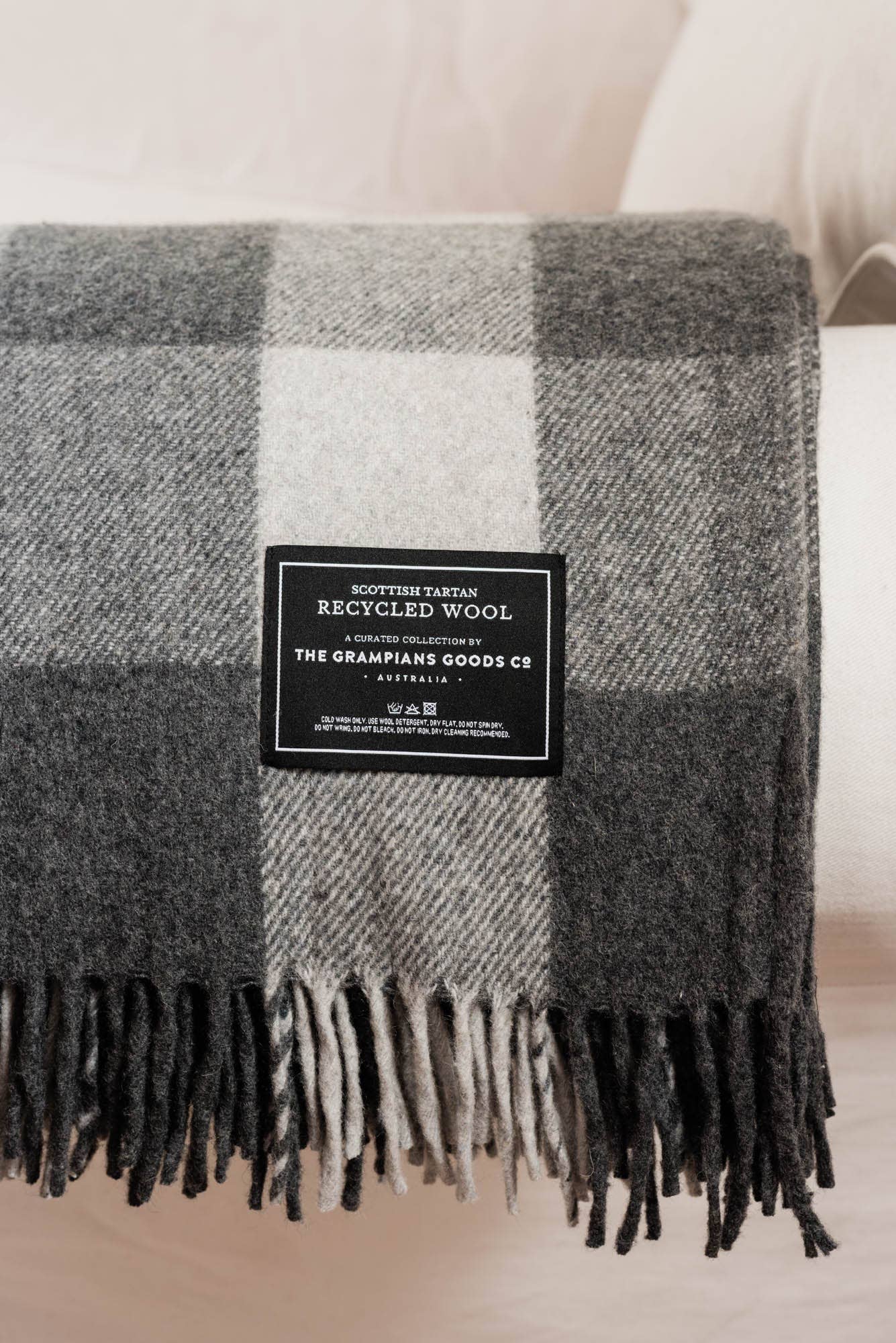 The Grampians Goods Co. - Vendita all'ingrosso Plaid - Coperta Heritage Tartan in lana riciclata0