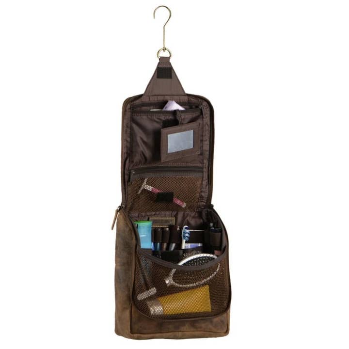 Hanging wash bag in vintage leather for wholesale by Globe Trott-Air