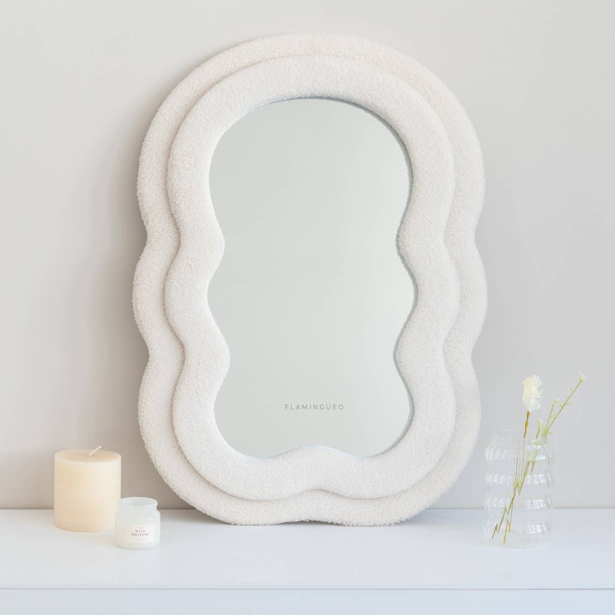 Flamingueo – wholesale Väggspegel – Liten vågig fleece-spegel beige3