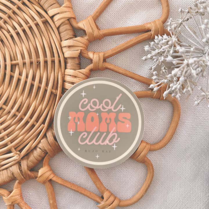 Club des mamans cool en melon | Autocollant en vinyle pour la vente par Bujo Bae