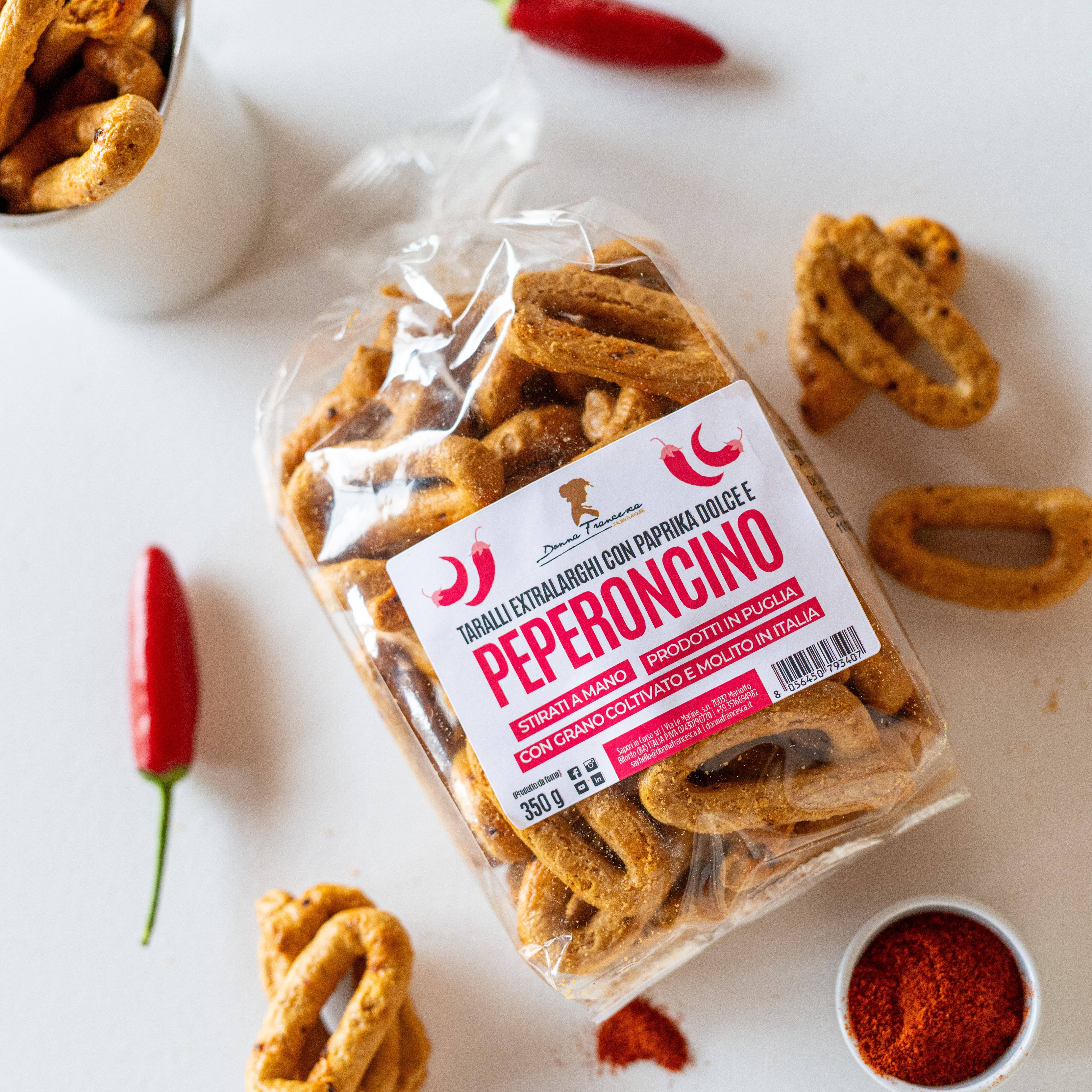 Donna Francesca - Venta al por mayor Aperitivos inflados - Taralli extra grandes con chile picante – calidad premium 350 g0