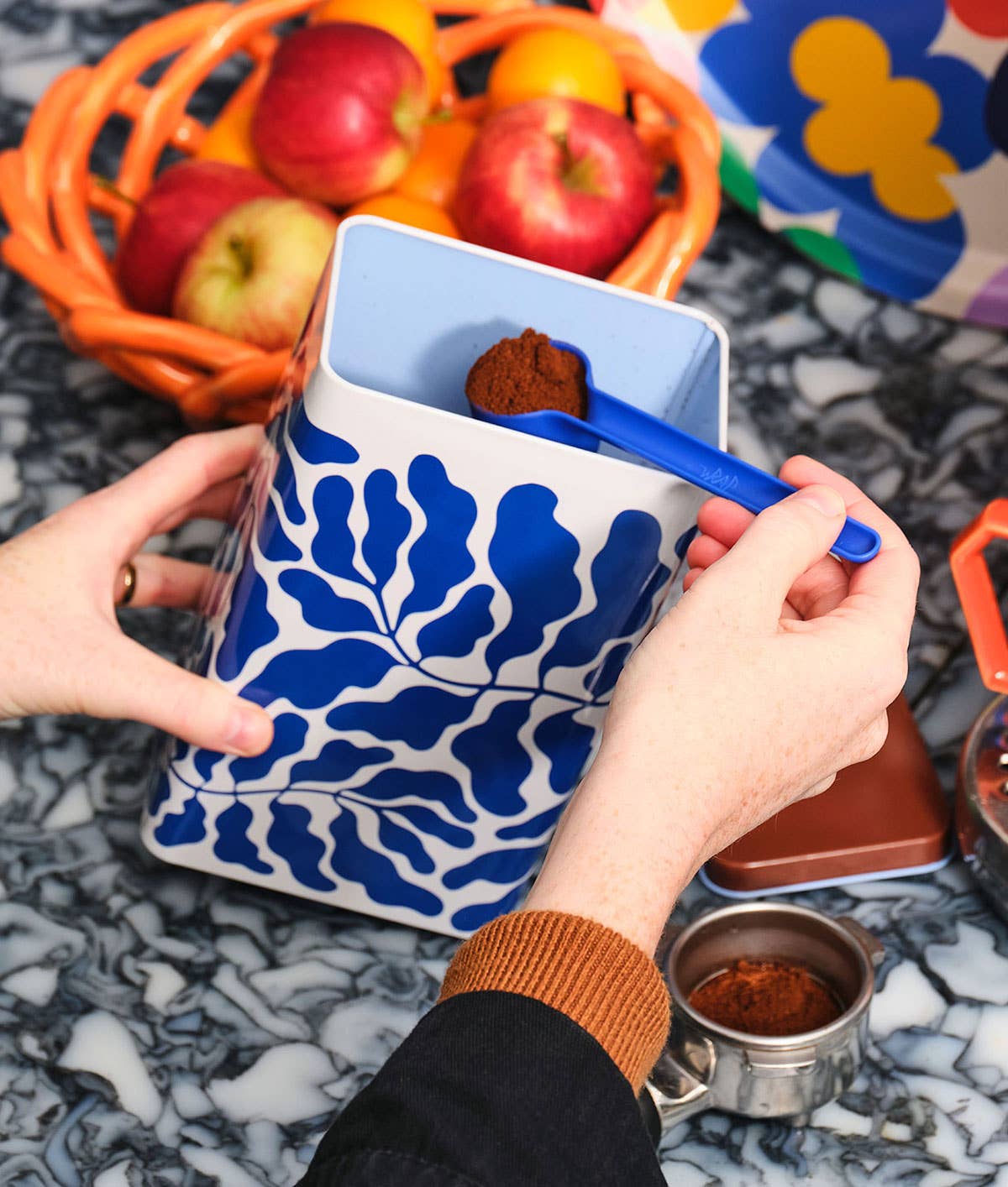 Wrap (US duties paid) - Wholesale Food Storage Container - Leaves Kitchen Storage Tin2