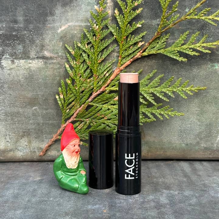 Illuminateur Gullveig Nordic Notes pour la vente par FACE Stockholm