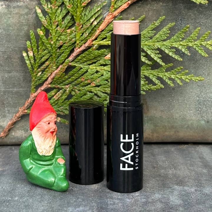 Illuminateur Gullveig Nordic Notes pour la vente par FACE Stockholm