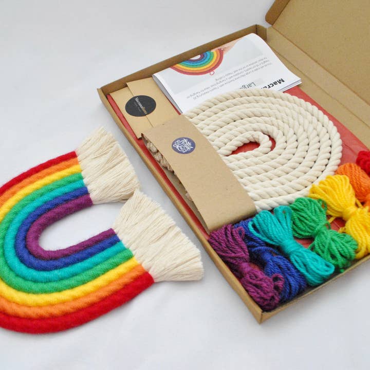 Macramallama - Wholesale DIY Craft Kit - DIY Bright and Bold Large Macrame Rainbow Craft Kit