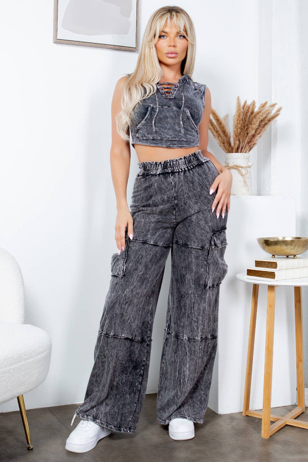 Jour - Vente Ensemble de vêtements d'intérieur – femme - Haut court à capuche délavé aux minéraux et pantalon à poche cargo GD56092