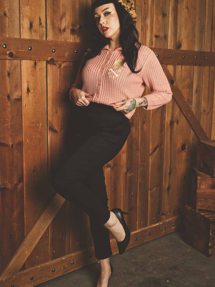 Mischief Made – wholesale Knitted jumper – Women′s – MM Skull Knit Cropped Collared Sweater in Peach6