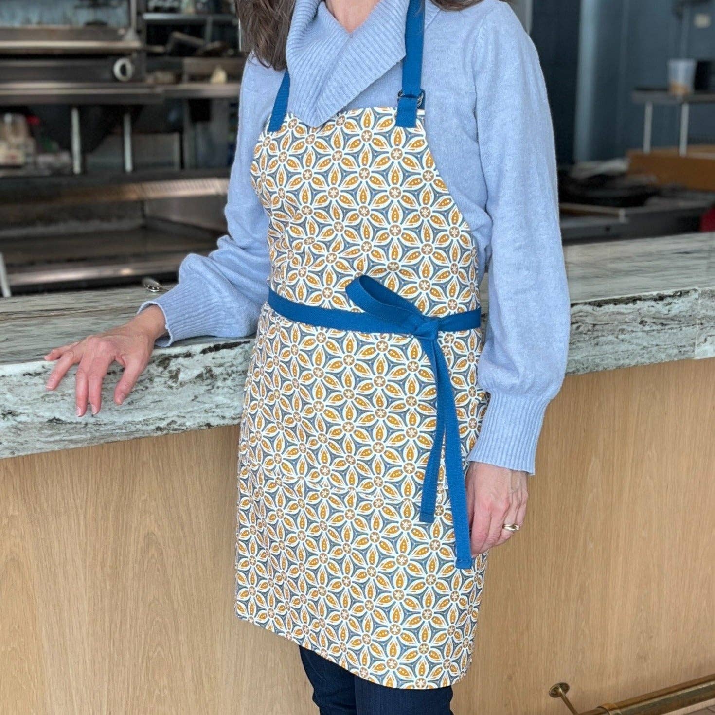 New Wing Studio - Wholesale Apron - Apron-Adult | More Bees Please3