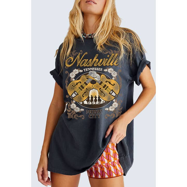 T-SHIRT GRAPHIQUE SURDIMENSIONNÉ NASHVILLE TENNESSEE pour la vente par HRTandLUV